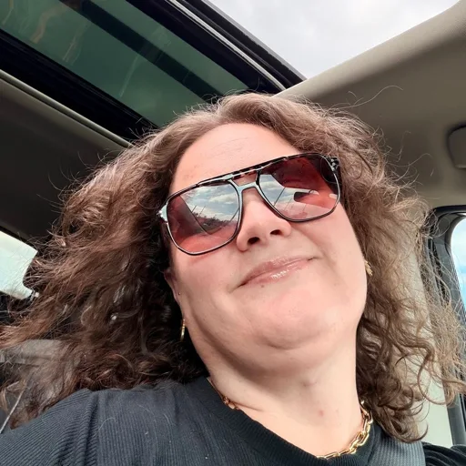 Kristen Ruhl | your mom bestie