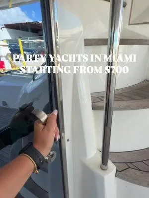 dm or contact 📲 305-509-9089  for your next yacht day 💌🌴🛥️ #yachtsinmi
