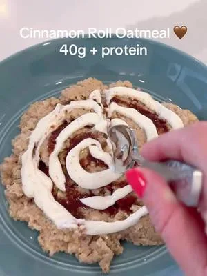 Cinnamon roll for breakfast… but make it high protein 🤎 Pulverizing th