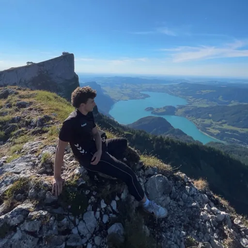 Christian🗻