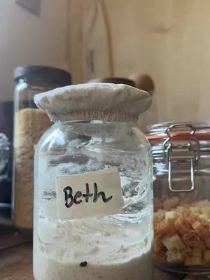 Beth is thriving !!! #sourdough #sourdoughstarter #sourdoughscoring #s