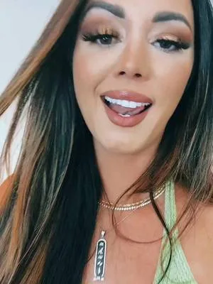 True story. I just love this trend, some sexy ass females 😮‍💨😮‍💨