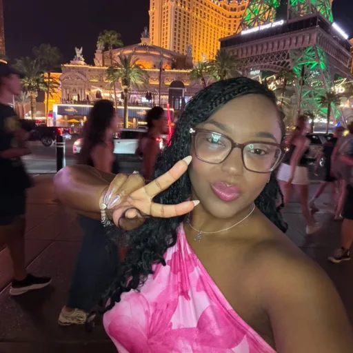 Ms.Ish 💕✨
