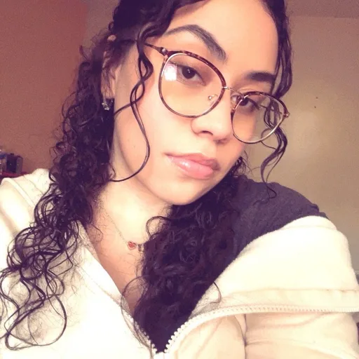 Caitlin 🎀📚🎀 profile picture