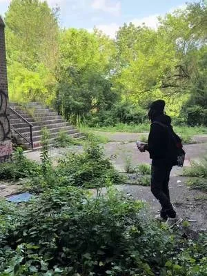 Urban exploring in Philly #philly #urbanexplorer #larp #losercore #blu