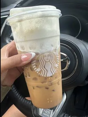 Call all Starbucks baristas! Help a girl out 😊 #starbucksdrinks #starb
