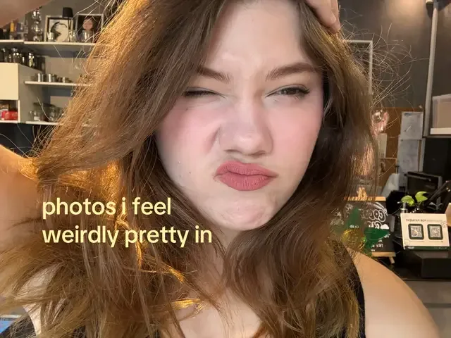 this trend made me realize how many selfies i never post so i just dum
