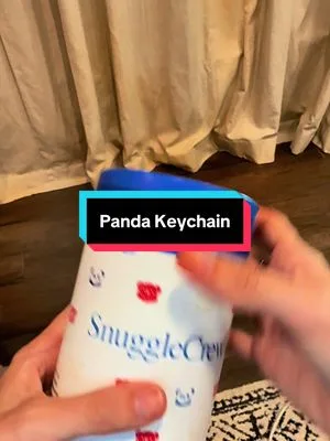 The cutest little emotional support panda 🐼🤎 because apparently my key