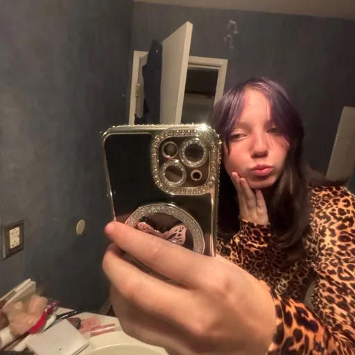 💋