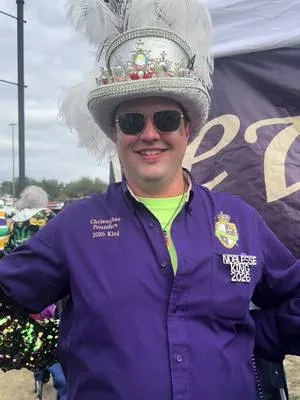 Getting parade pumped with Noblesse court 💚💜💛#mardigras #kreweNoblesse