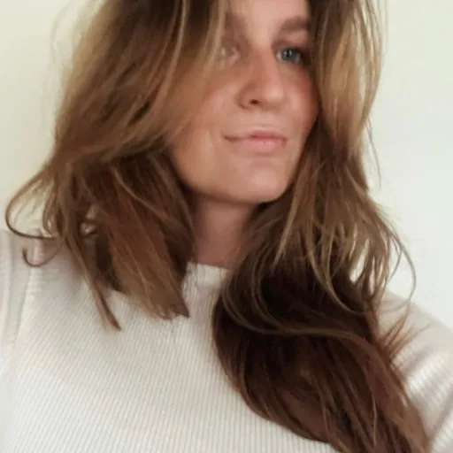 MARY 🦦🌻 profile photo