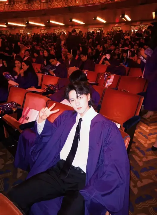 Concrete jungle where dreams are made of 🗽 #nyu #graduation #classof20