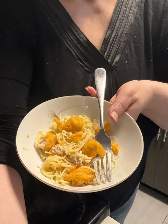 Creamy Garlic Cheddar Chicken Pasta 🍝🧄 A quick, cozy pasta dinner with