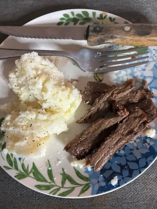 🥩 Balsamic Soy Air Fryer Steak & Garlic Mashed Potatoes An easy, cozy