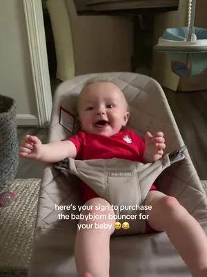 Stetson would rank his @BabyBjörn bouncer 12/10 stars- bouncing is his