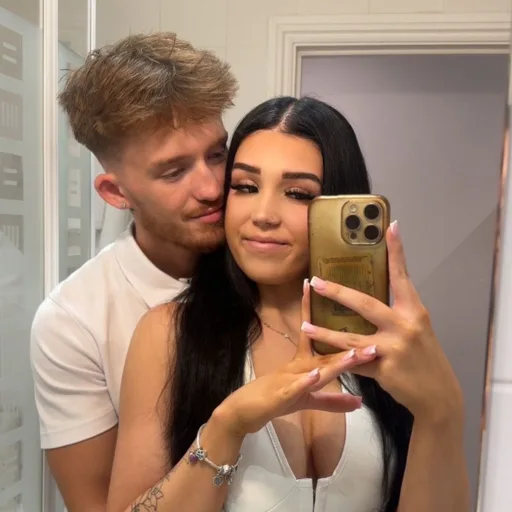 𝐀ﮩ٨ـﮩﮩ٨ـ♡ﮩ٨ـﮩﮩ٨ـ𝐑